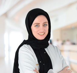 يمني سمير - طبيب اسنان عام